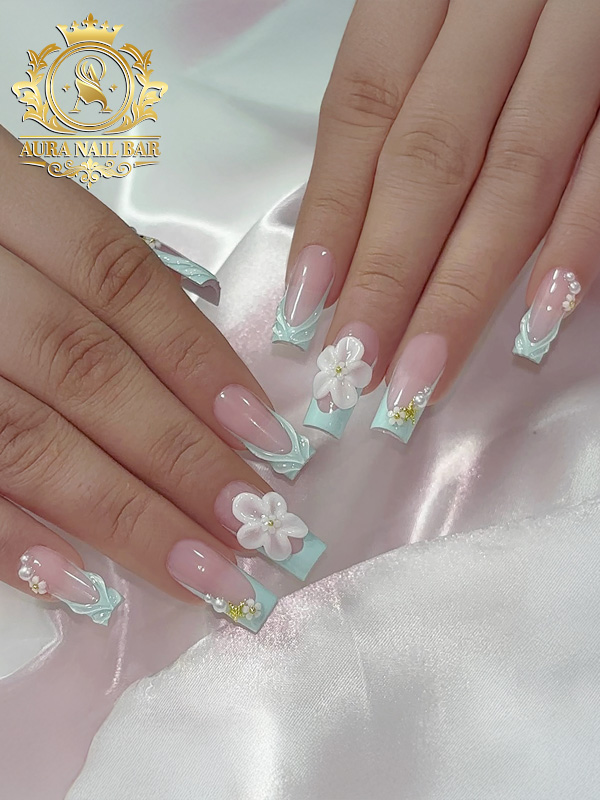 Aura Nail Bar